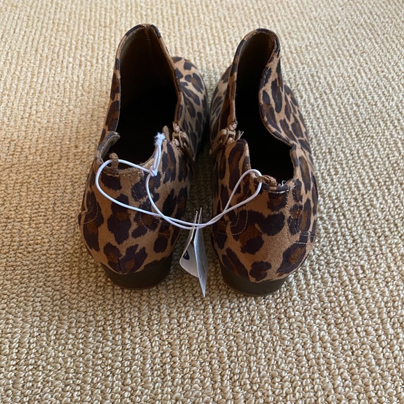 Women's Old Navy Leopard Booties, Size 8 - Picture 5 of 7